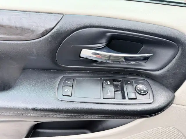2015 Dodge Grand Caravan - Photo 24