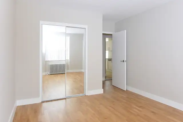 renovated one bedroom, eglinton and dvp - ID 3243 - Photo 6