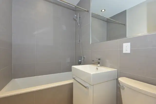 renovated one bedroom, eglinton and dvp - ID 3243 - Photo 9