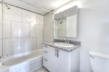 Beautiful  1-Bedroom - metro Cote-Vertu Apartment for Rent - 115 - Photo 5