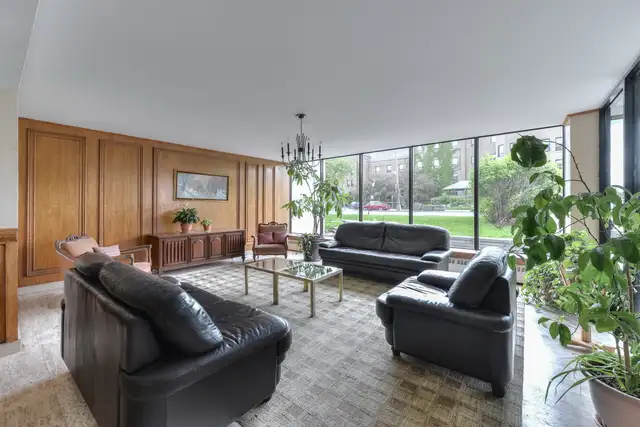 Beautiful  1-Bedroom - metro Cote-Vertu Apartment for Rent - 115 - Photo 7