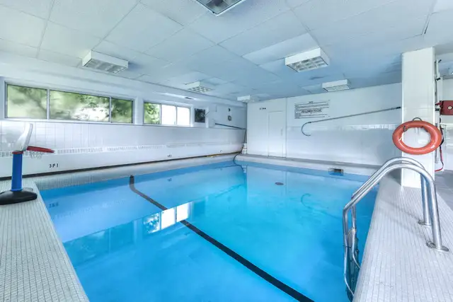 Beautiful  1-Bedroom - metro Cote-Vertu Apartment for Rent - 115 - Photo 10