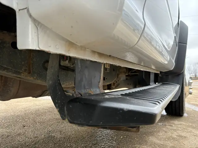 2018 Ford F-550 Reg Cab Cube XLT RWD 6.7L - Clean Title - Photo 8