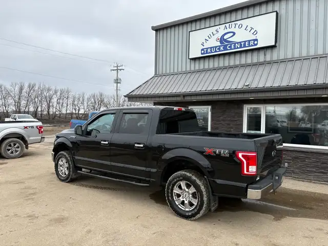 2017 Ford F-150 Crew Cab 4X4 XTR 5L - Rebuilt Title - Photo 2