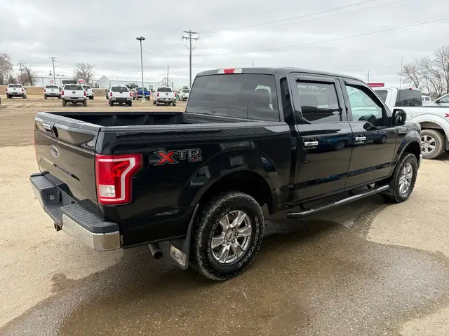 2017 Ford F-150 Crew Cab 4X4 XTR 5L - Rebuilt Title - Photo 4