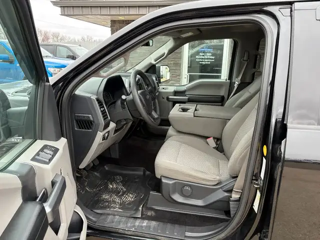 2017 Ford F-150 Crew Cab 4X4 XTR 5L - Rebuilt Title - Photo 12