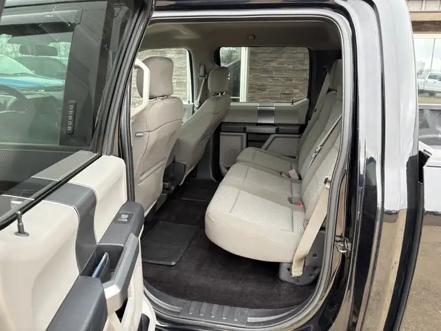 2017 Ford F-150 Crew Cab 4X4 XTR 5L - Rebuilt Title - Photo 13