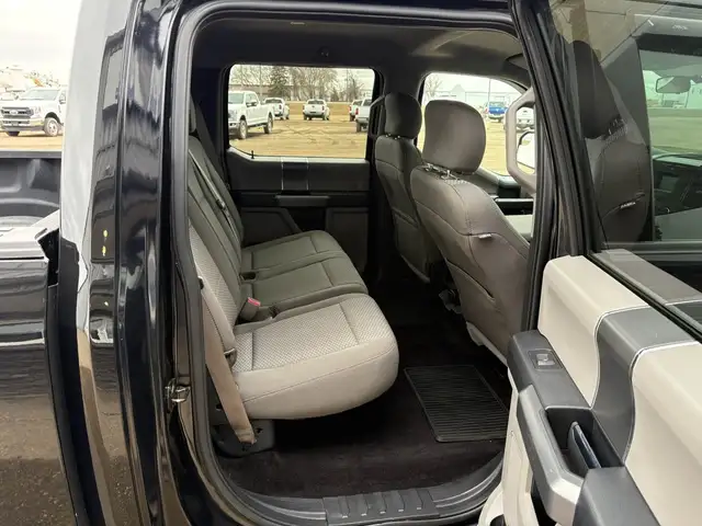 2017 Ford F-150 Crew Cab 4X4 XTR 5L - Rebuilt Title - Photo 15