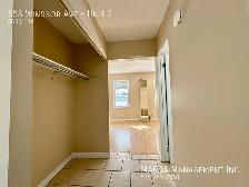 RENOVATED BACHELOR UNIT IN DOWNTOWN WINDSOR  GAS - Photo 4