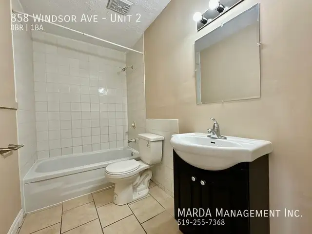 RENOVATED BACHELOR UNIT IN DOWNTOWN WINDSOR  GAS - Photo 7