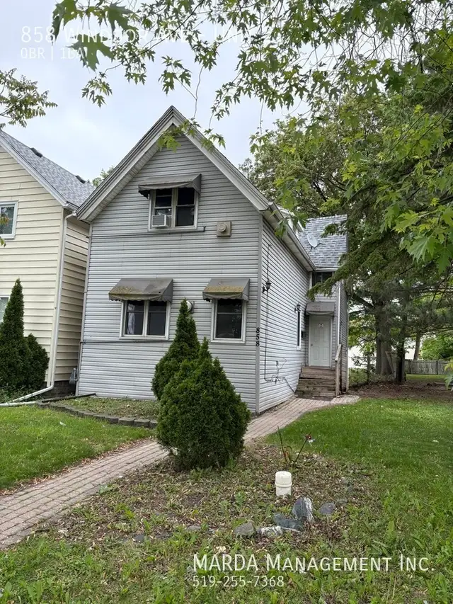 RENOVATED BACHELOR UNIT IN DOWNTOWN WINDSOR  GAS - Photo 10