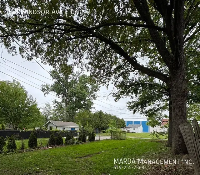 RENOVATED BACHELOR UNIT IN DOWNTOWN WINDSOR  GAS - Photo 12