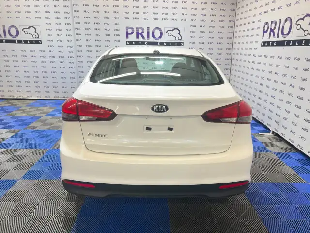 2018 Kia Forte - Photo 4