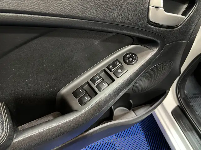 2018 Kia Forte - Photo 11