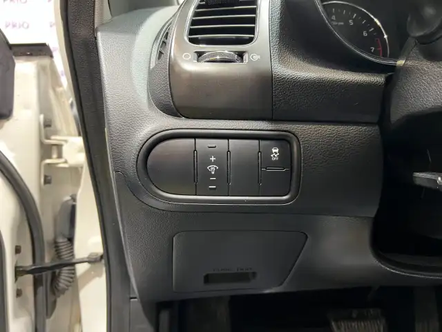 2018 Kia Forte - Photo 12