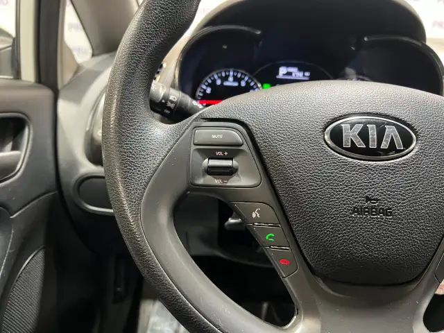 2018 Kia Forte - Photo 21