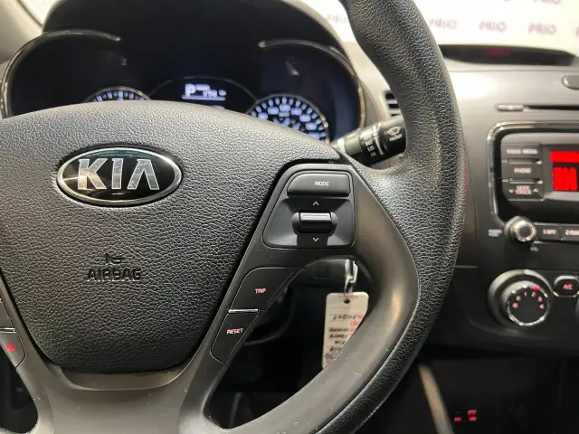 2018 Kia Forte - Photo 22