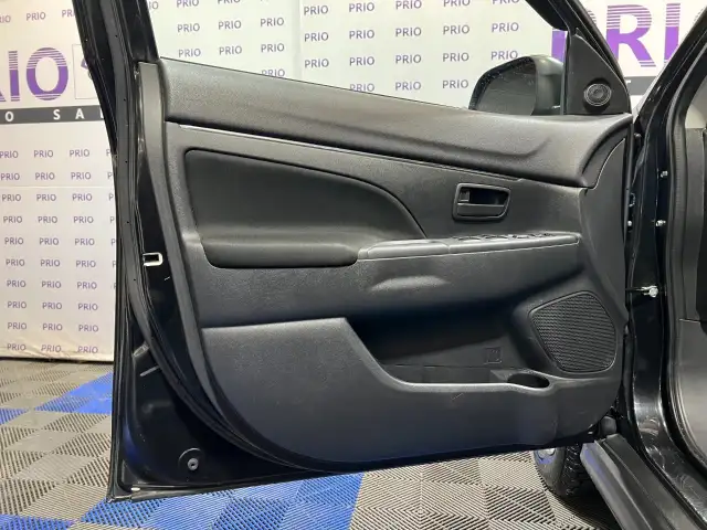 2021 Mitsubishi RVR - Photo 9