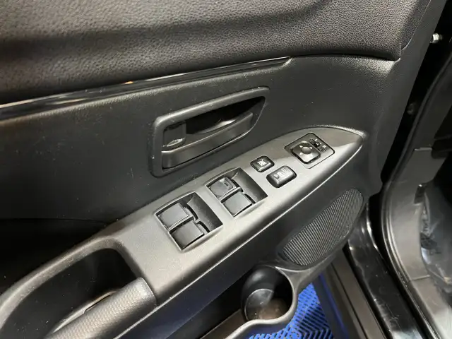 2021 Mitsubishi RVR - Photo 11