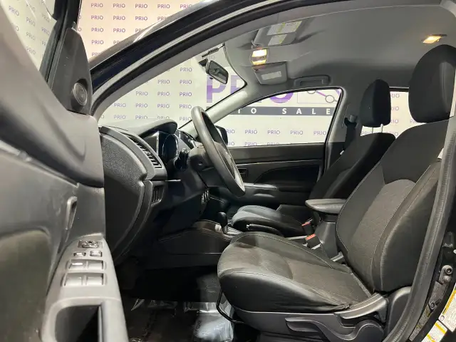 2021 Mitsubishi RVR - Photo 12