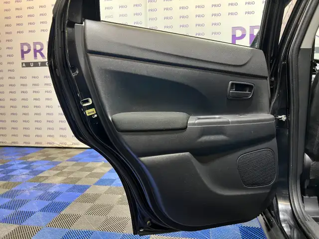 2021 Mitsubishi RVR - Photo 14