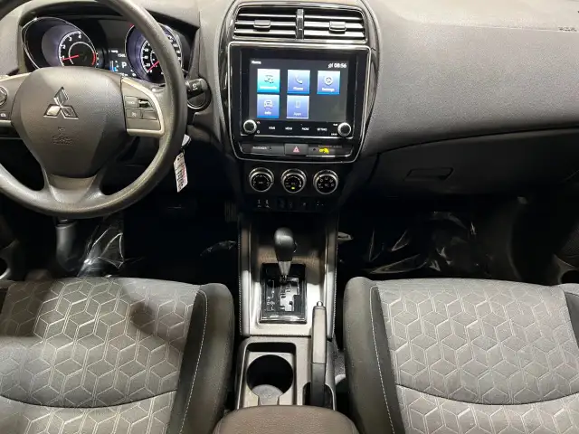 2021 Mitsubishi RVR - Photo 24