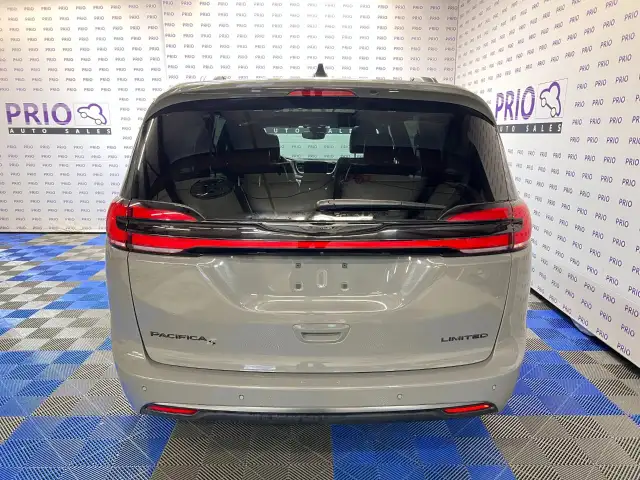 2025 Chrysler Pacifica - Photo 4