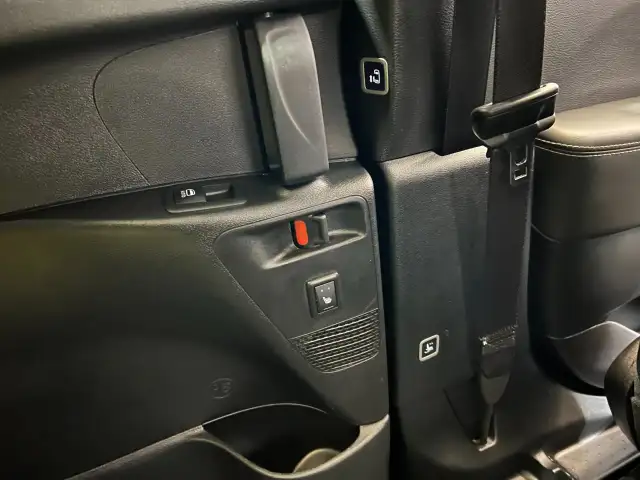 2025 Chrysler Pacifica - Photo 11