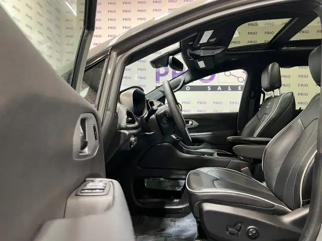2025 Chrysler Pacifica - Photo 14