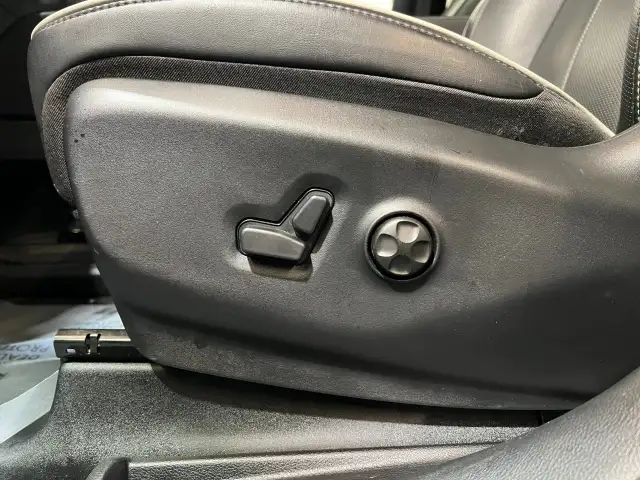 2025 Chrysler Pacifica - Photo 15