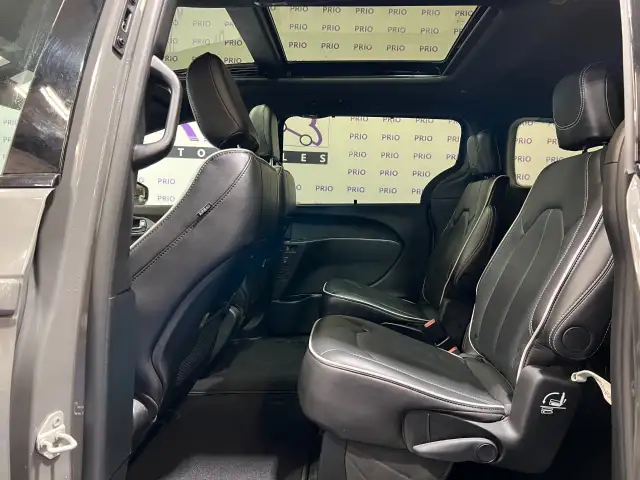2025 Chrysler Pacifica - Photo 16