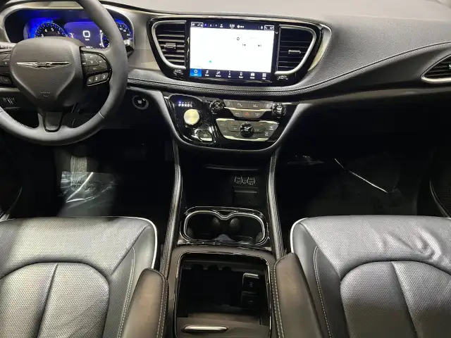 2025 Chrysler Pacifica - Photo 26