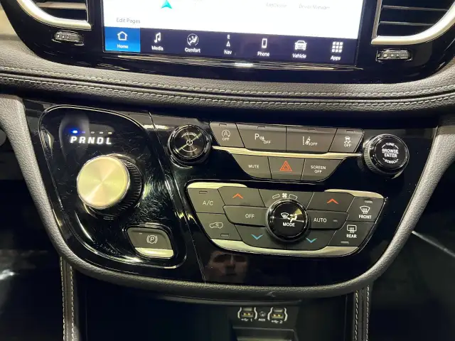 2025 Chrysler Pacifica - Photo 28
