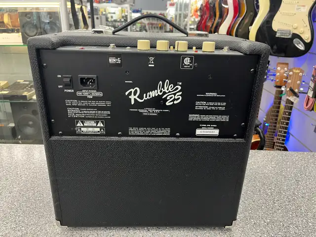 Fender Rumble 25 Bass Amplifier - Photo 2