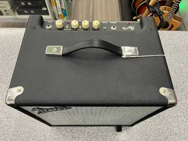 Fender Rumble 25 Bass Amplifier - Photo 3