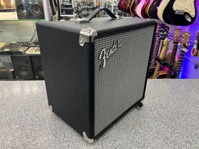 Fender Rumble 25 Bass Amplifier - Photo 5