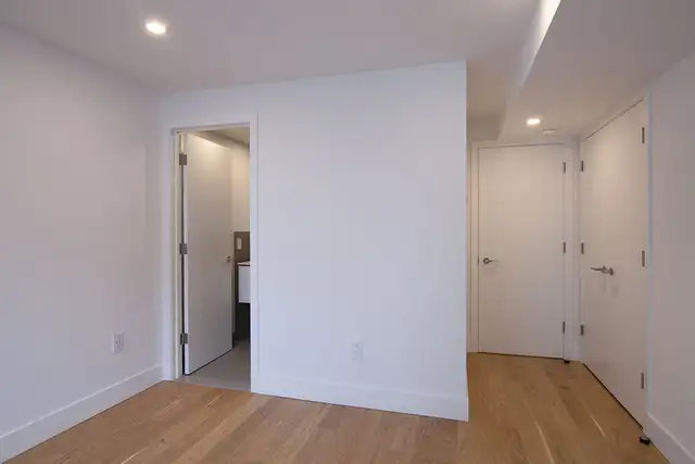 modern three-bed, two-bath apartment near Peel - ID 3174 - Photo 4