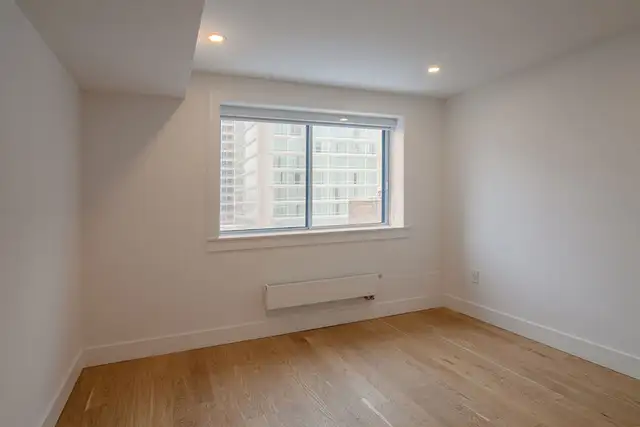 modern three-bed, two-bath apartment near Peel - ID 3174 - Photo 9