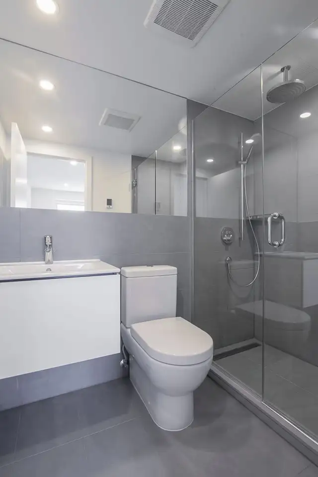 modern three-bed, two-bath apartment near Peel - ID 3174 - Photo 10