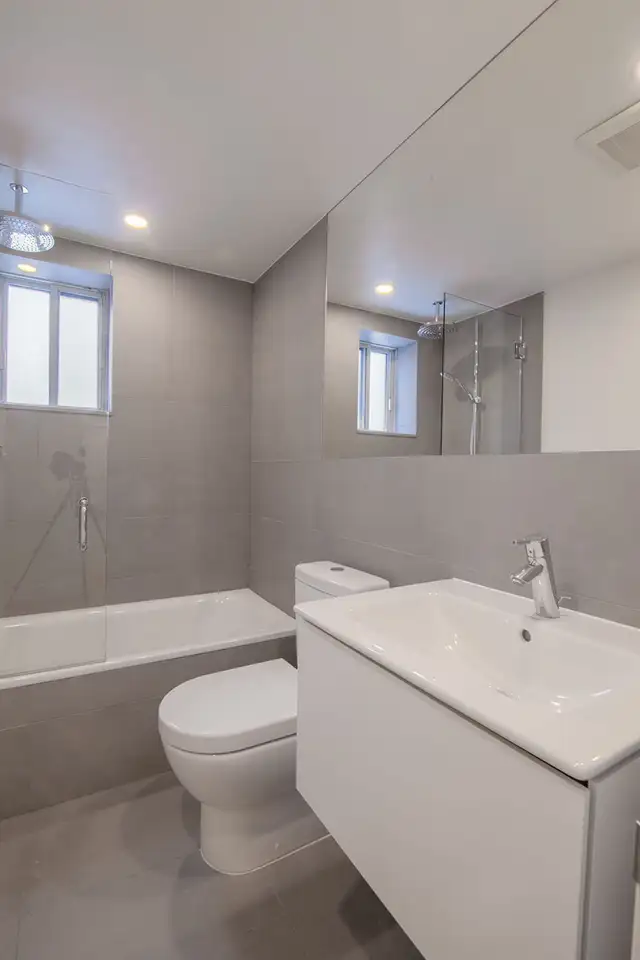 modern three-bed, two-bath apartment near Peel - ID 3174 - Photo 11