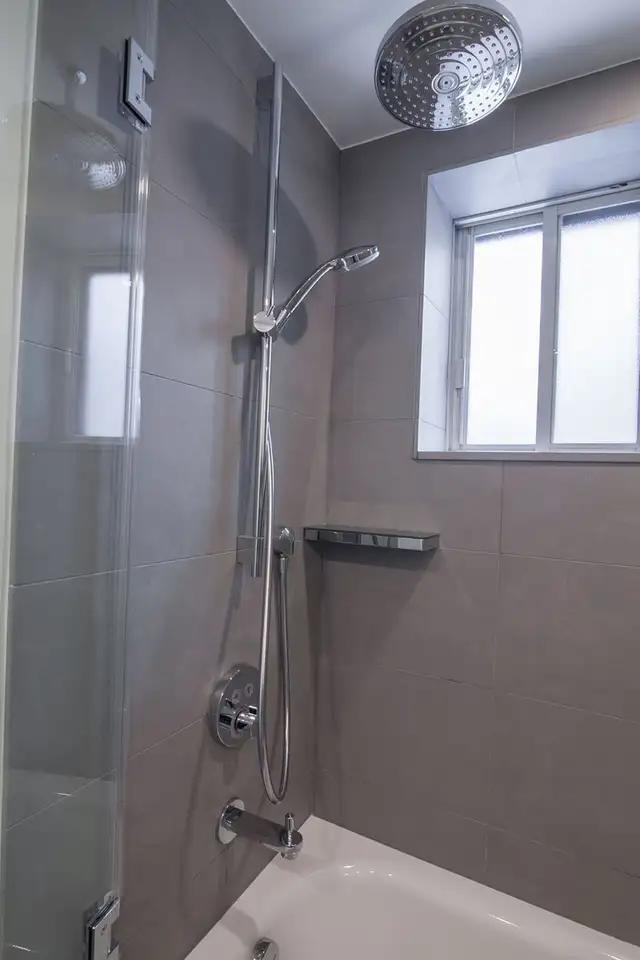 modern three-bed, two-bath apartment near Peel - ID 3174 - Photo 12