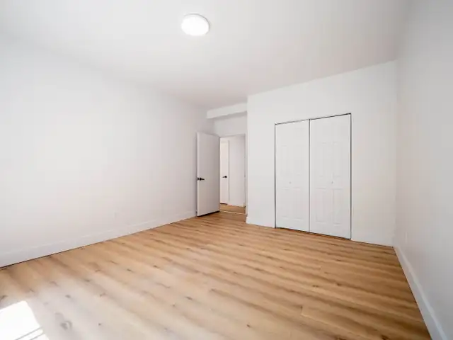 1 MOIS GRATUIT - 3 1/2 et 4 1/2 Côte-des-Neiges Frigo, poêle inc - Photo 5