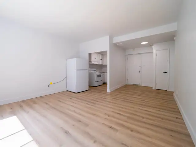 1 MOIS GRATUIT - 3 1/2 et 4 1/2 Côte-des-Neiges Frigo, poêle inc - Photo 9