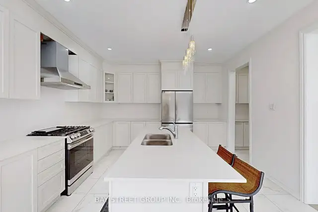 Georgina 4 Bedroom, 4 Bathroom Detached 2-Storey Home For Lease - Photo 3