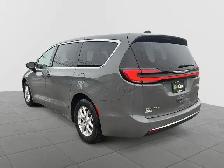 2023 Chrysler Pacifica Touring-L Touring-L | Leather Seats |... - Photo 4