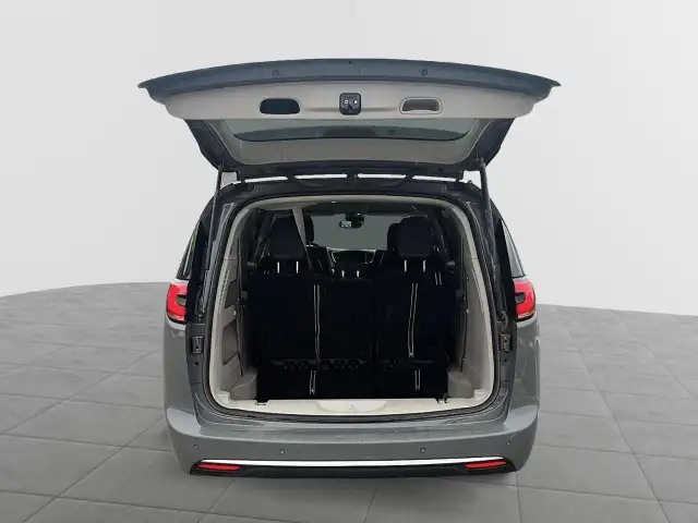 2023 Chrysler Pacifica Touring-L Touring-L | Leather Seats |... - Photo 6