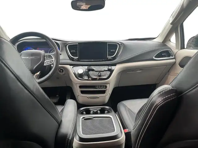 2023 Chrysler Pacifica Touring-L Touring-L | Leather Seats |... - Photo 10