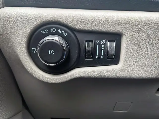 2023 Chrysler Pacifica Touring-L Touring-L | Leather Seats |... - Photo 17