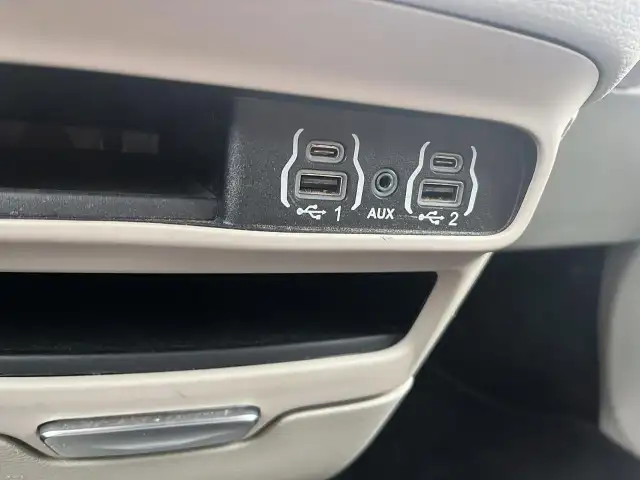 2023 Chrysler Pacifica Touring-L Touring-L | Leather Seats |... - Photo 20