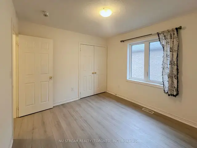 East Gwillimbury 4 1 Bedroom, 3 Bathroom Detached Home For Lease - Photo 3